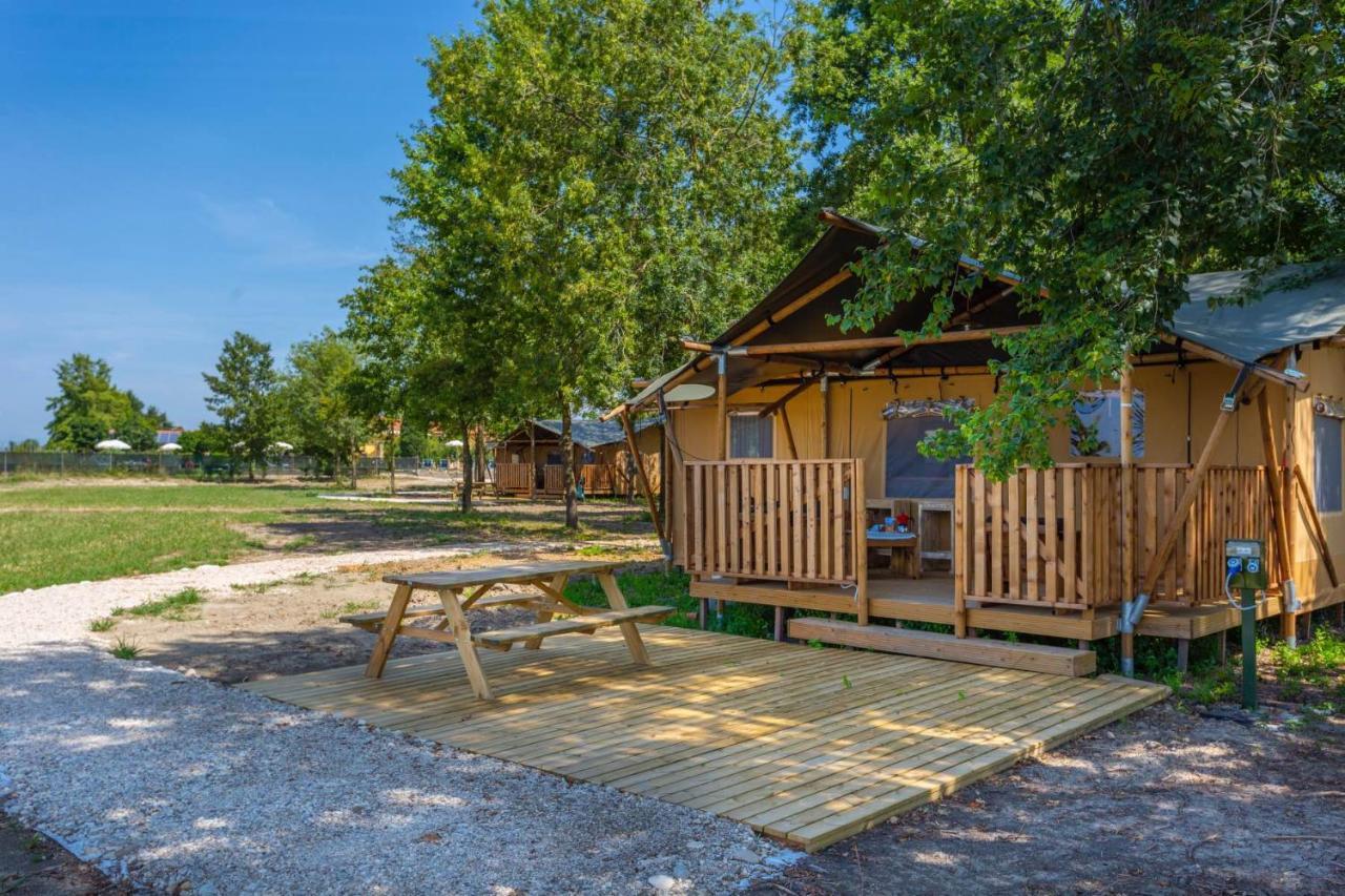 Agriturismo Tenuta Regina - Glamping Luxury Lodges And Apartments Palazzolo dello Stella Εξωτερικό φωτογραφία